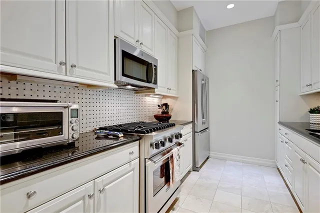 $625,000 | 4900 Central Street, Unit 104, Kansas City, MO 64112