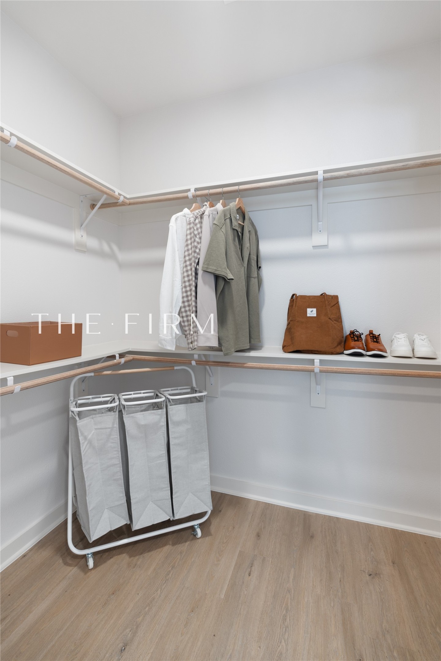 3001 West 11th Street, Unit 575 Houston, TX 77008 - Photo 9 of 20 a kitchen with a sink