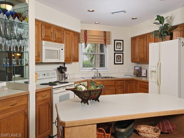 4032 Crayton Road Naples, FL 34103 - Photo 4 of 15 Gallery Image 4
