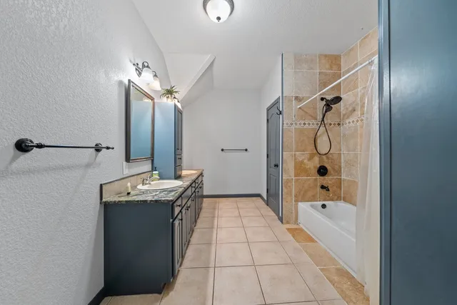 $669,000 | 209 Lakeview Circle, Spring Branch, TX 78070