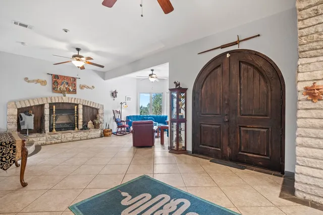 $669,000 | 209 Lakeview Circle, Spring Branch, TX 78070