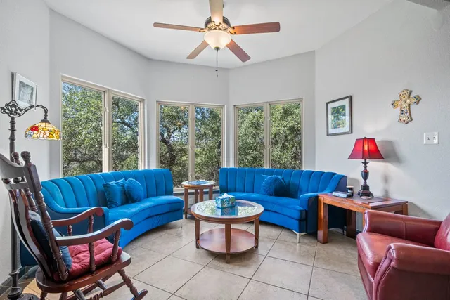 $669,000 | 209 Lakeview Circle, Spring Branch, TX 78070