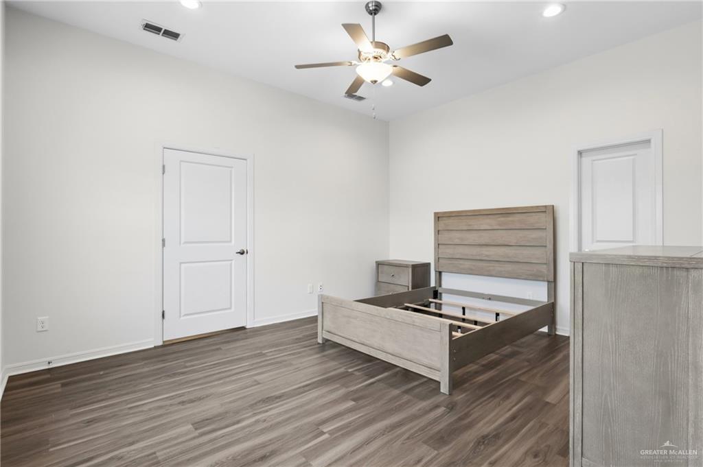 14221 Chalk Rdg Drive McAllen, TX 78504 - Photo 6 of 17 a living room with hard wood floors