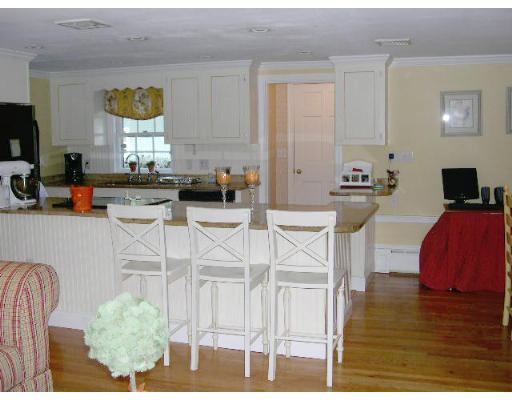 172 Country Way Scituate, MA 02066 - Photo 3 of 11 Gallery Image 3