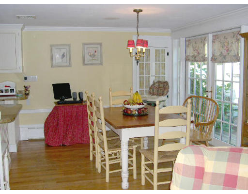 172 Country Way Scituate, MA 02066 - Photo 5 of 11 Gallery Image 5