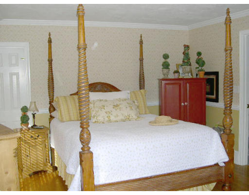 172 Country Way Scituate, MA 02066 - Photo 6 of 11 Gallery Image 6