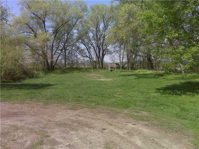 1330 Jonesville Road Columbus, IN 47201 - Photo 3 of 11 Gallery Image 3