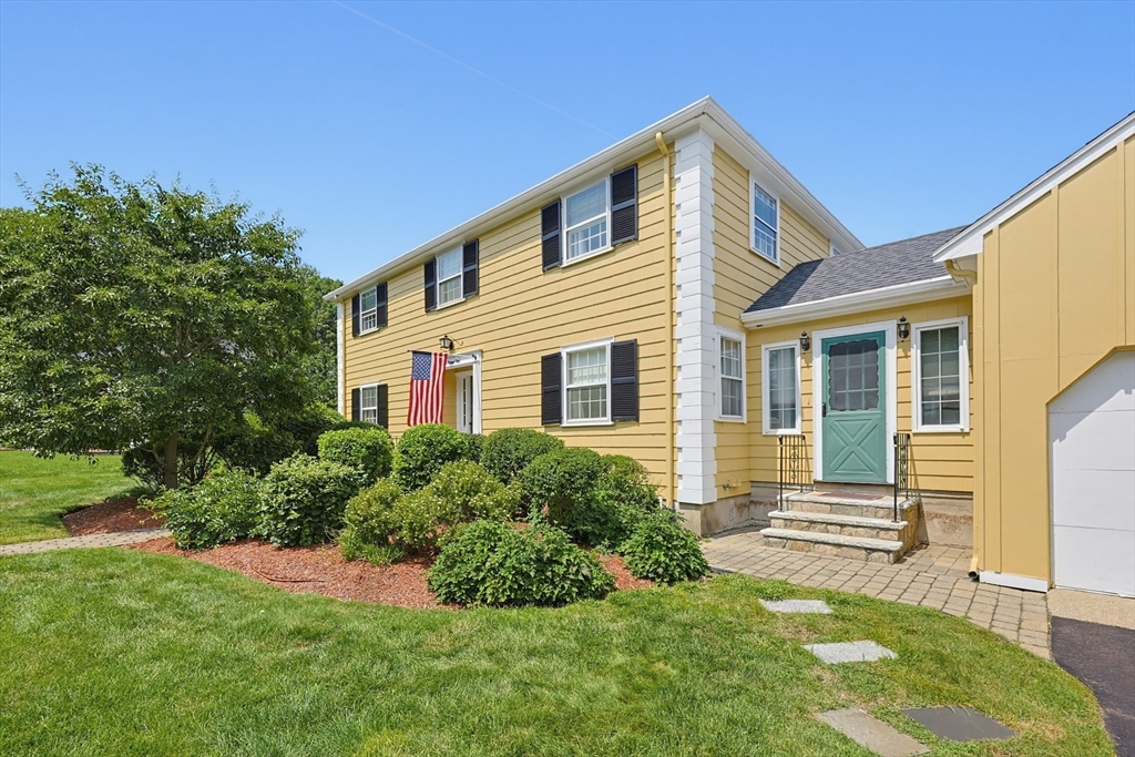 19 Belmont Road Wakefield, MA 01880 - Photo 6 of 42