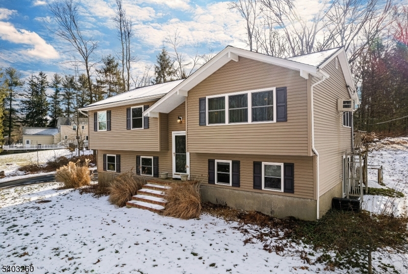 9 Wehrli Road Long Valley, NJ 07853 - Photo 2 of 35