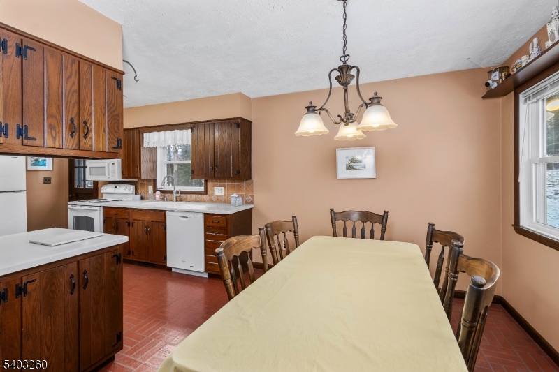 9 Wehrli Road Long Valley, NJ 07853 - Photo 6 of 35