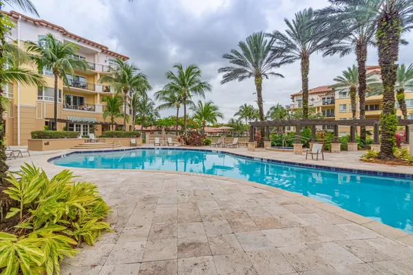 $3,700 | 16101 Emerald Estates Drive, Unit 146, Weston, FL 33331
