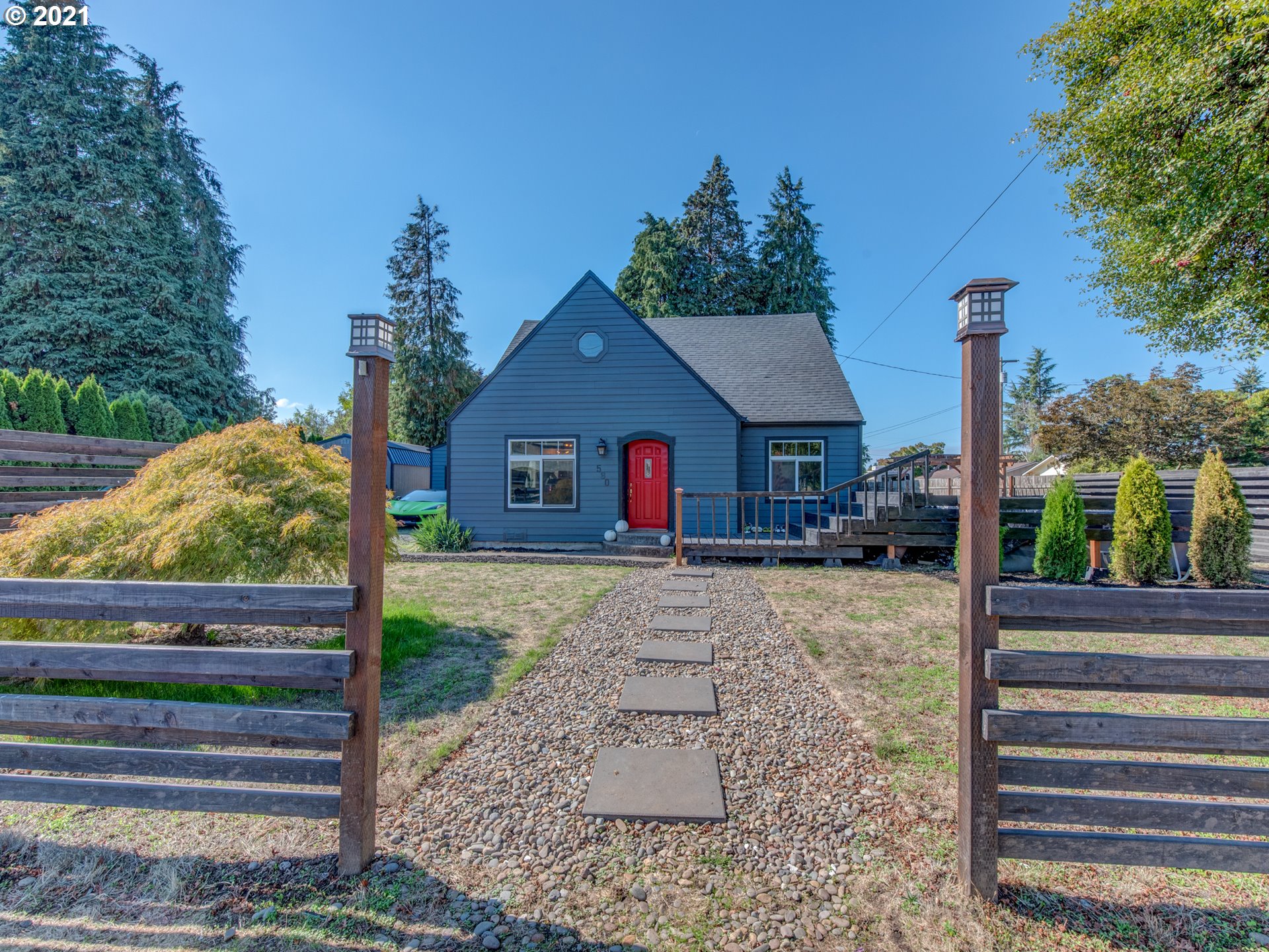 580 54th Street Springfield, OR 97478 - Photo 1 of 31 a front view of a house with a yard