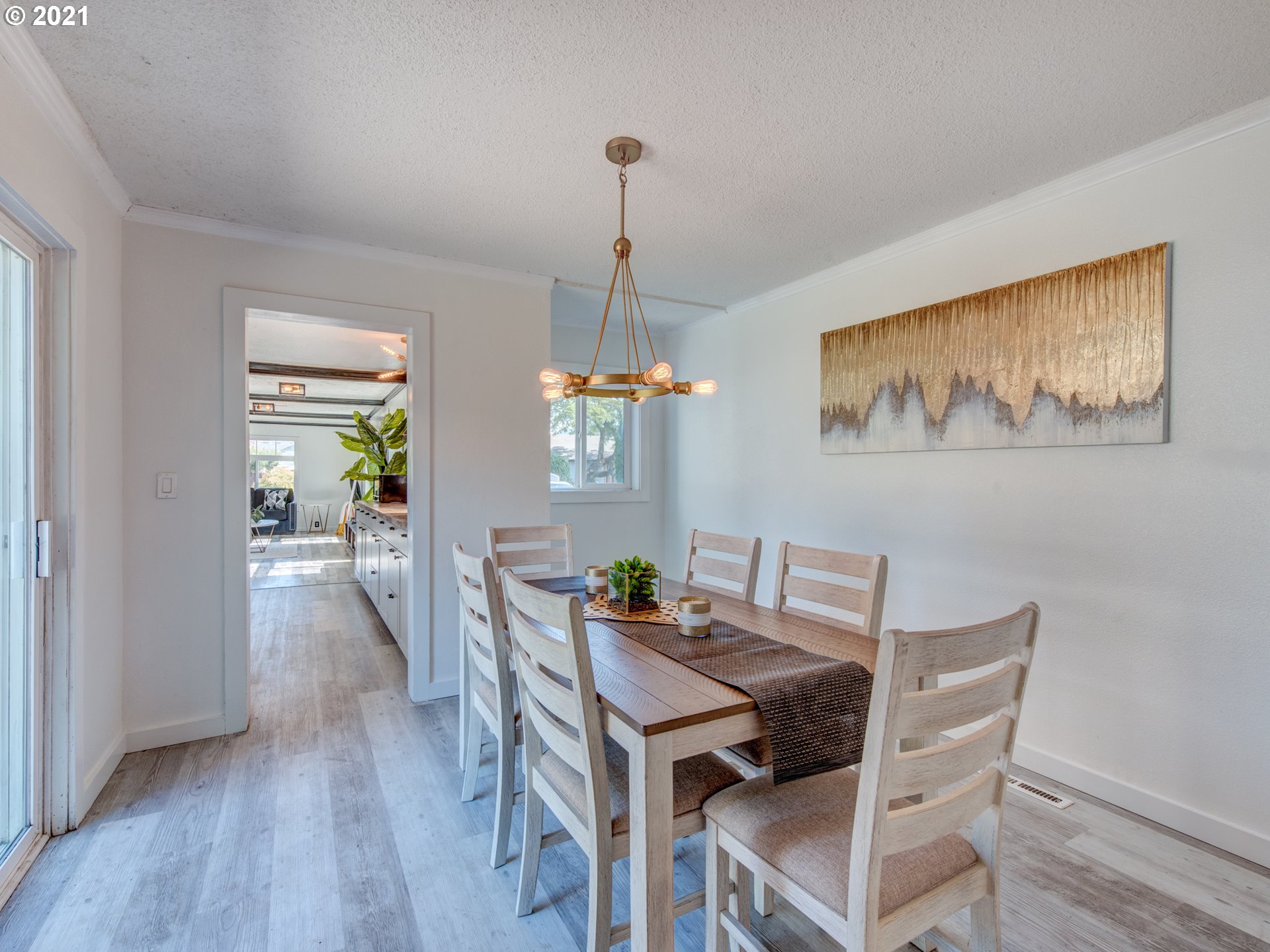 580 54th Street Springfield, OR 97478 - Photo 10 of 31 a dining room with furniture and window