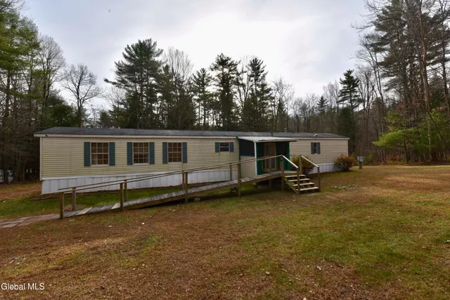 $150,000 | 2868 Highway 29, Middle Grove, NY 12850