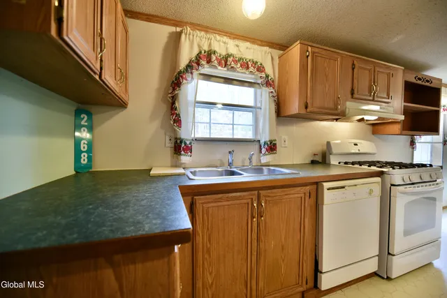 $150,000 | 2868 Highway 29, Middle Grove, NY 12850