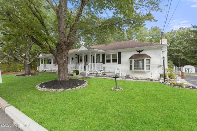 $849,479 | 742 West Commodore Boulevard, Jackson, NJ 08527