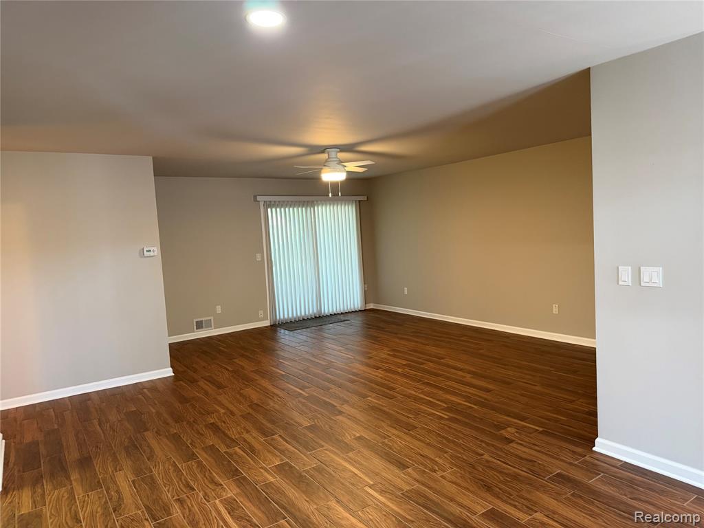 5220 West Utica Road Utica, MI 48317 - Photo 8 of 24