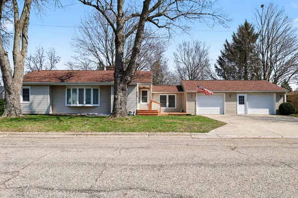 $259,900 | 605 South Anderson Street, Plainwell, MI 49080