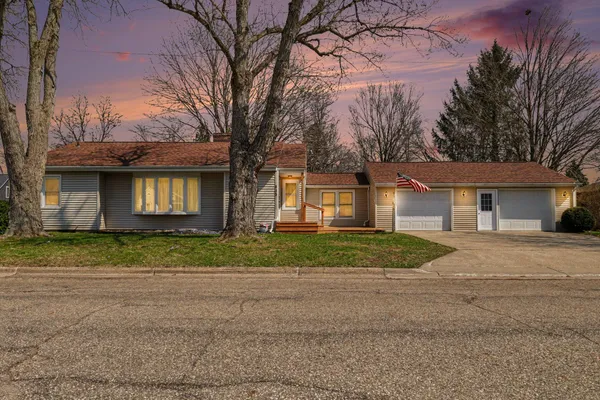 $259,900 | 605 South Anderson Street, Plainwell, MI 49080