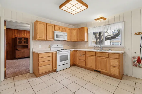 $259,900 | 605 South Anderson Street, Plainwell, MI 49080