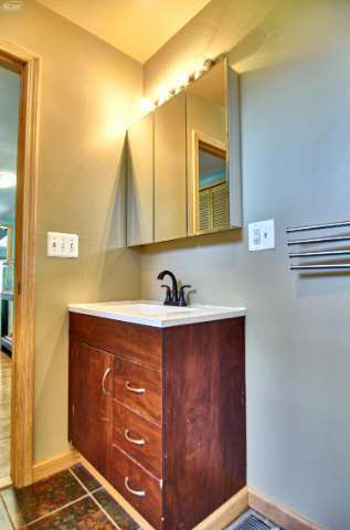 308 East Rising Street Davison, MI 48423 - Photo 35 of 40 21142858-34.JPG