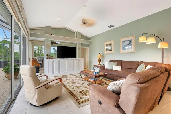 $960,000 | 10005 Cherry Hills Ave Circle, Bradenton, FL 34202