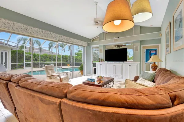 $960,000 | 10005 Cherry Hills Ave Circle, Bradenton, FL 34202