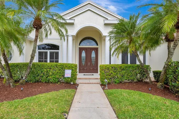 $960,000 | 10005 Cherry Hills Ave Circle, Bradenton, FL 34202