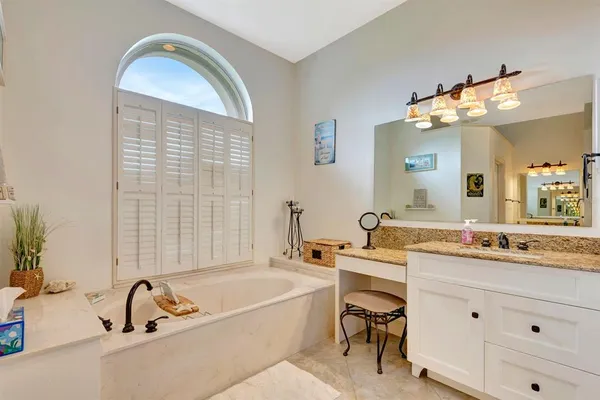 $960,000 | 10005 Cherry Hills Ave Circle, Bradenton, FL 34202