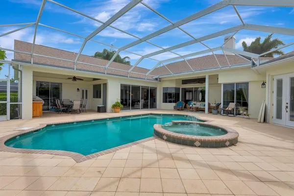 $960,000 | 10005 Cherry Hills Ave Circle, Bradenton, FL 34202