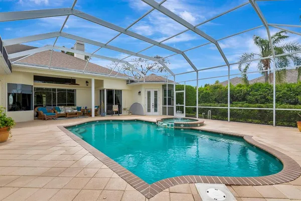 $960,000 | 10005 Cherry Hills Ave Circle, Bradenton, FL 34202