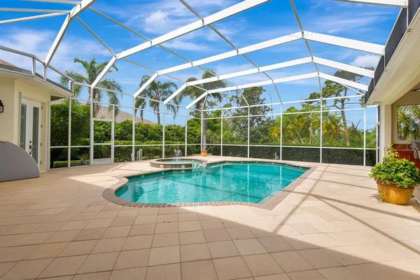 $960,000 | 10005 Cherry Hills Ave Circle, Bradenton, FL 34202