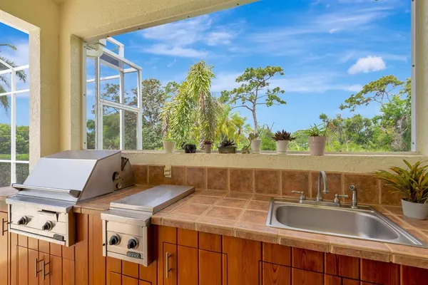 $960,000 | 10005 Cherry Hills Ave Circle, Bradenton, FL 34202