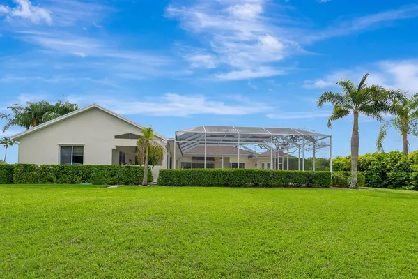 $960,000 | 10005 Cherry Hills Ave Circle, Bradenton, FL 34202