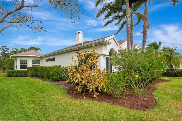 $960,000 | 10005 Cherry Hills Ave Circle, Bradenton, FL 34202