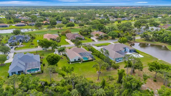 $960,000 | 10005 Cherry Hills Ave Circle, Bradenton, FL 34202