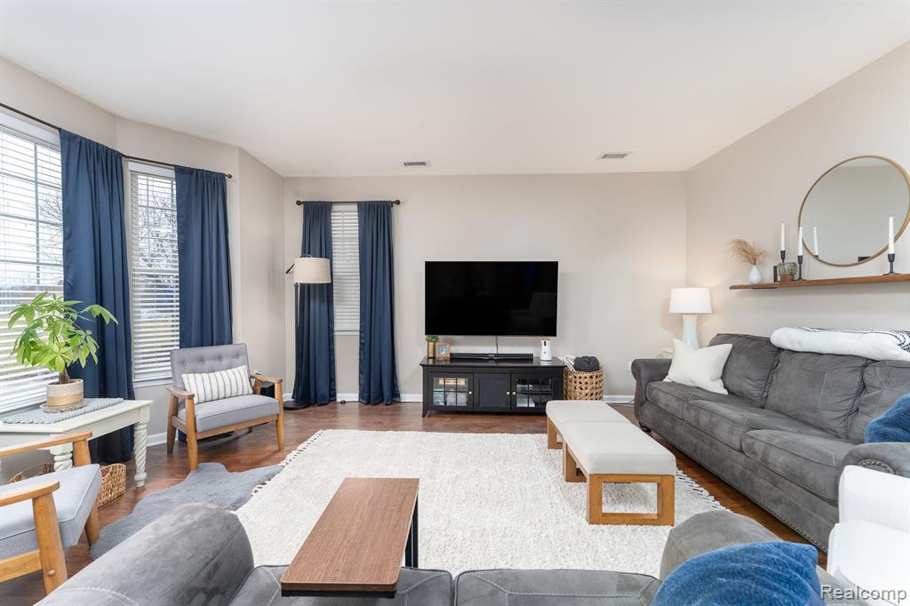 4281 Hampton Ridge Boulevard, Unit 149 Howell, MI 48843 - Photo 3 of 26