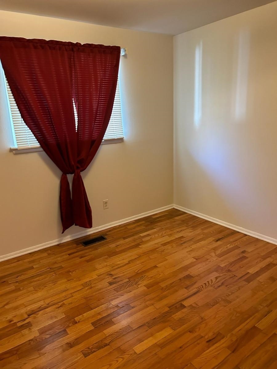 3024 Raskob Street Flint, MI 48504 - Photo 3 of 12 50127938-2.JPG