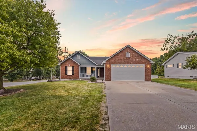 $210,000 | 201 Barry Street, Hardin, IL 62047