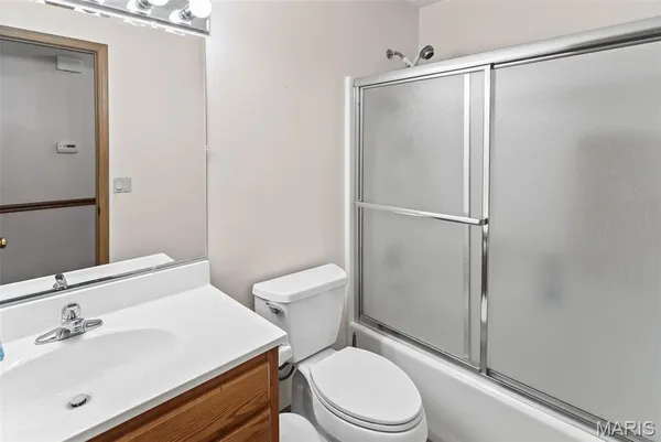 $210,000 | 201 Barry Street, Hardin, IL 62047