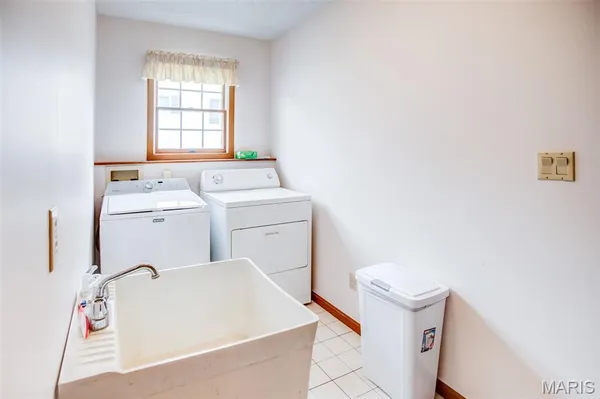 $210,000 | 201 Barry Street, Hardin, IL 62047