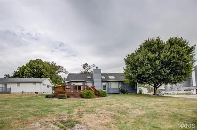 $210,000 | 201 Barry Street, Hardin, IL 62047