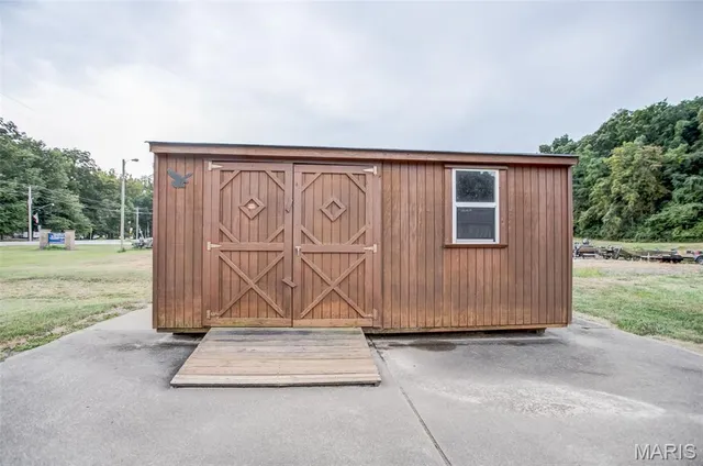 $210,000 | 201 Barry Street, Hardin, IL 62047