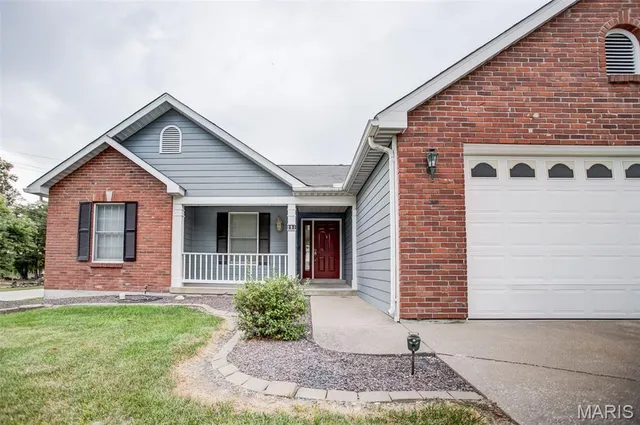 $210,000 | 201 Barry Street, Hardin, IL 62047