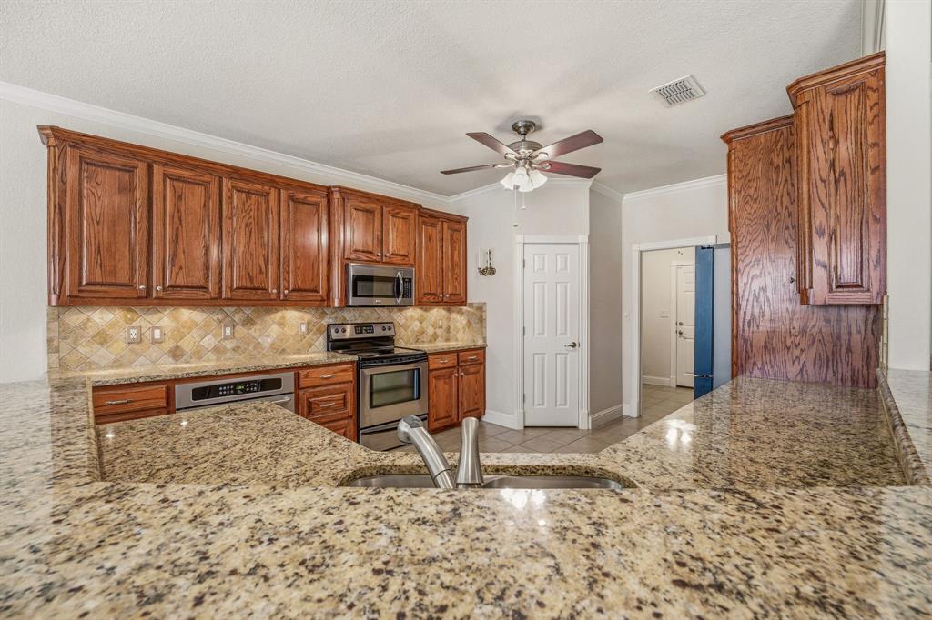 137 North Natural Spring Lane Azle, TX 76020 - Photo 19 of 39