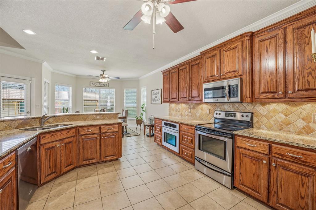 137 North Natural Spring Lane Azle, TX 76020 - Photo 21 of 39