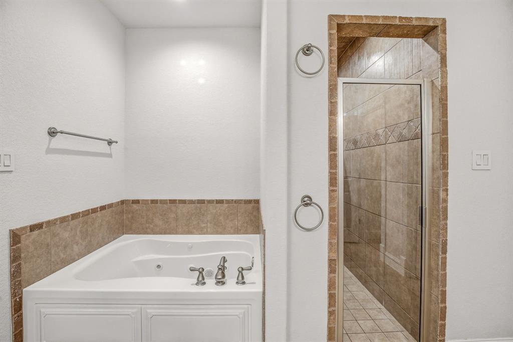 137 North Natural Spring Lane Azle, TX 76020 - Photo 28 of 39