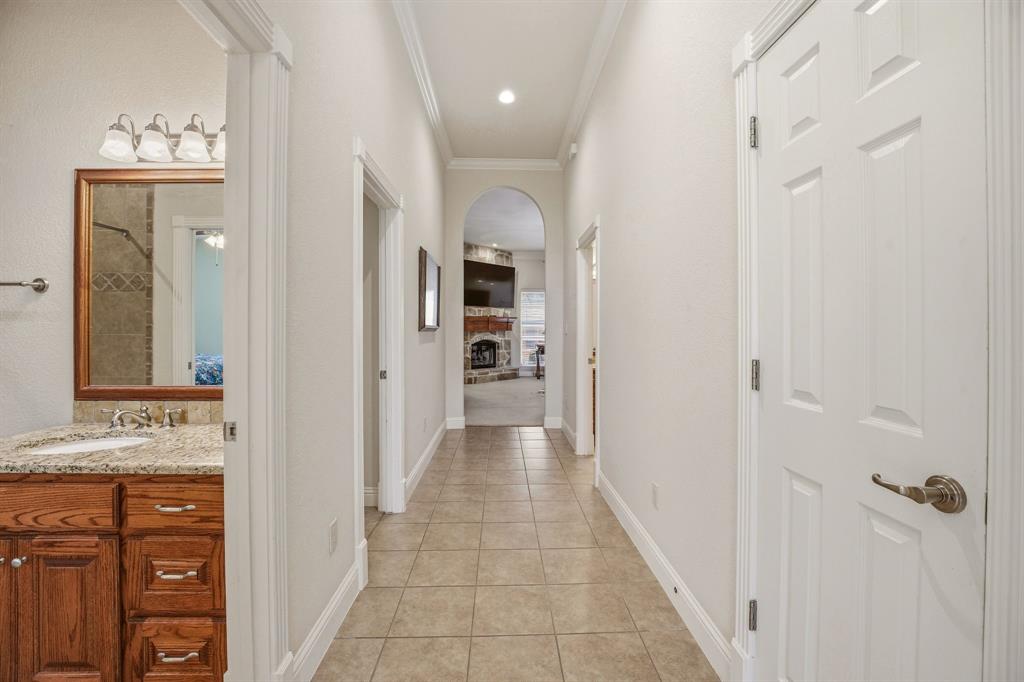 137 North Natural Spring Lane Azle, TX 76020 - Photo 7 of 39