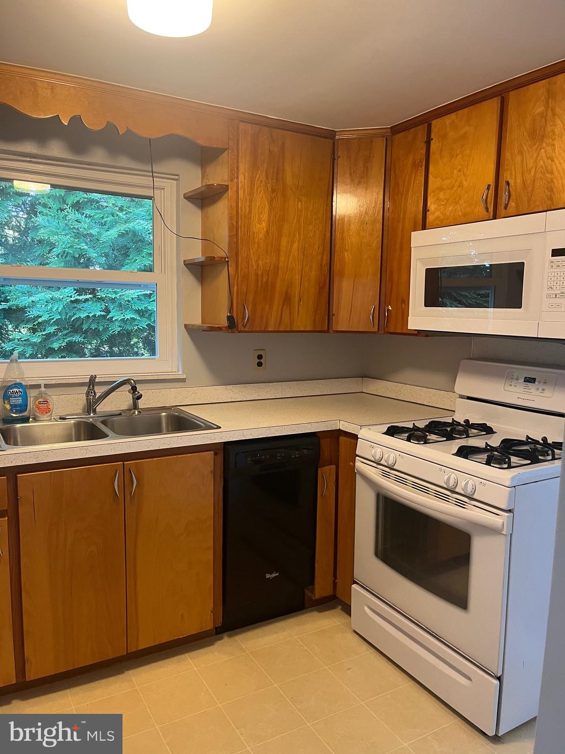 30 Loucks Street, Unit 2 Manchester, PA 17345 - Photo 2 of 6
