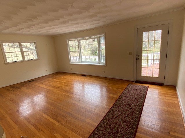 4264 Old Baltimore Road Draper, VA 24324 - Photo 3 of 49 Gallery Image 3
